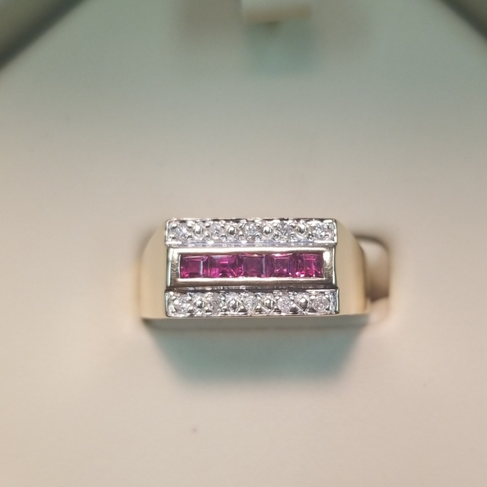 14k yellow gold and ruby ring